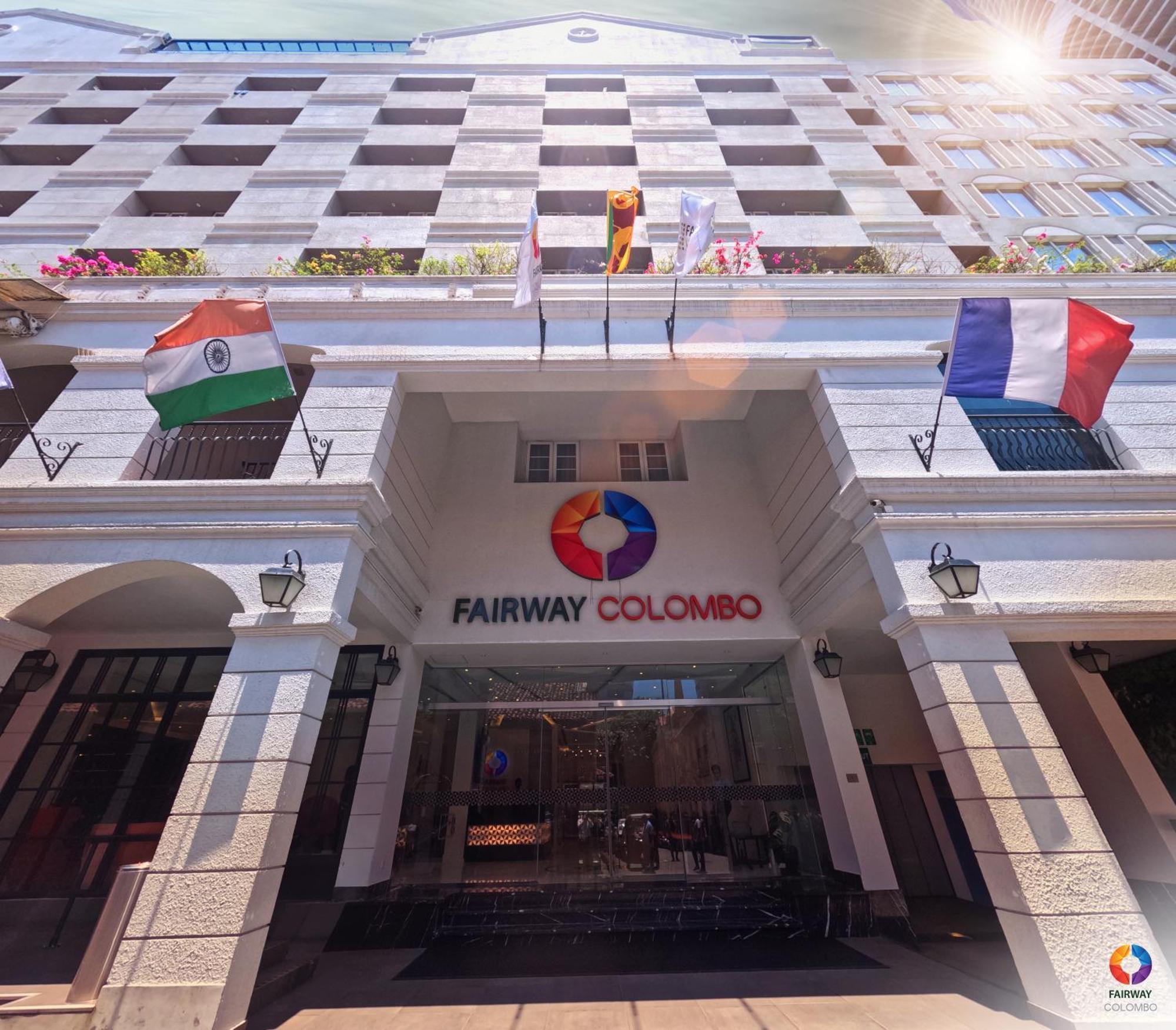 Fairway Colombo - Sri Lanka'S First Hotel With Robot Technology Bagian luar foto