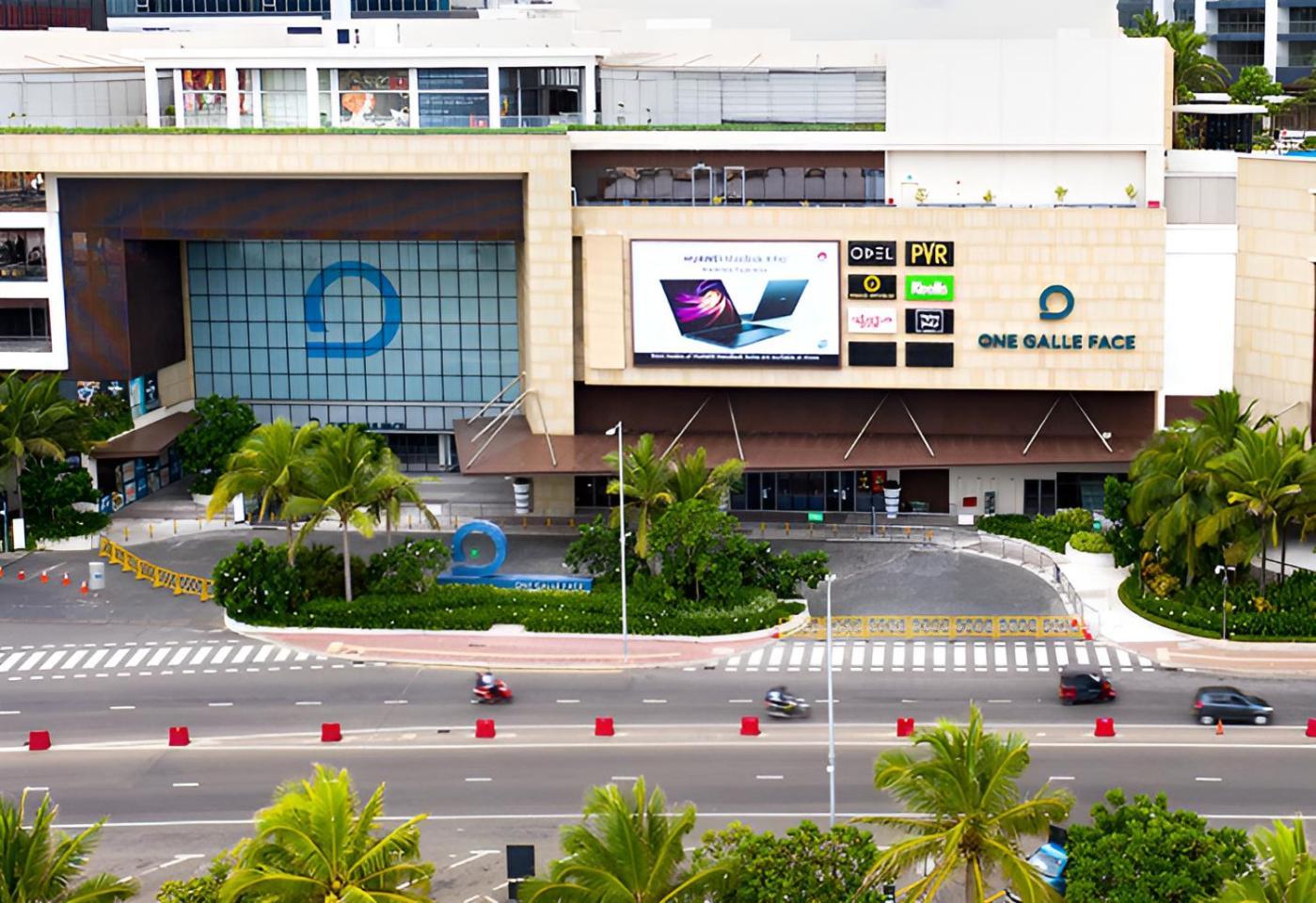 Fairway Colombo - Sri Lanka'S First Hotel With Robot Technology Bagian luar foto