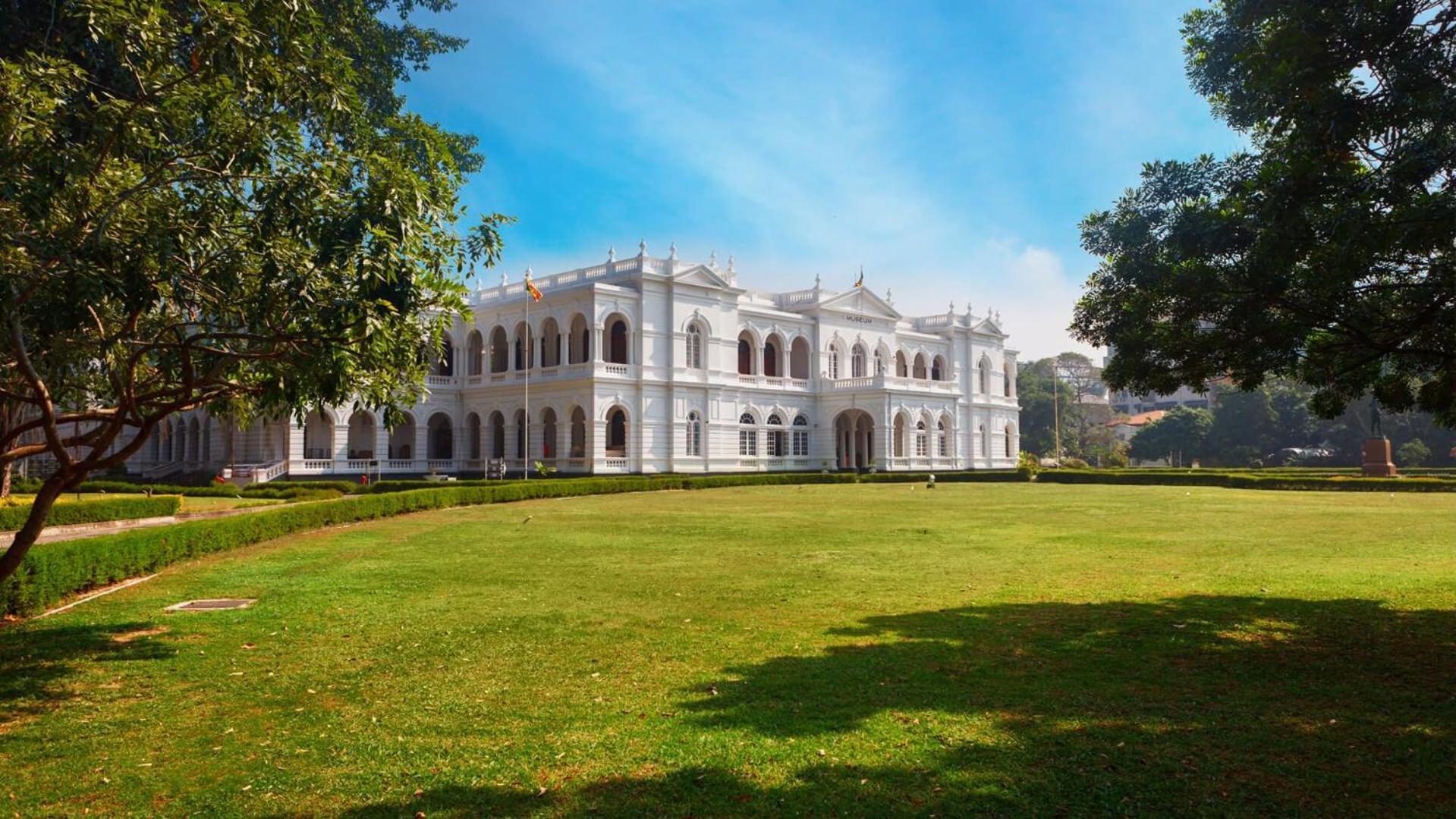 Fairway Colombo - Sri Lanka'S First Hotel With Robot Technology Bagian luar foto
