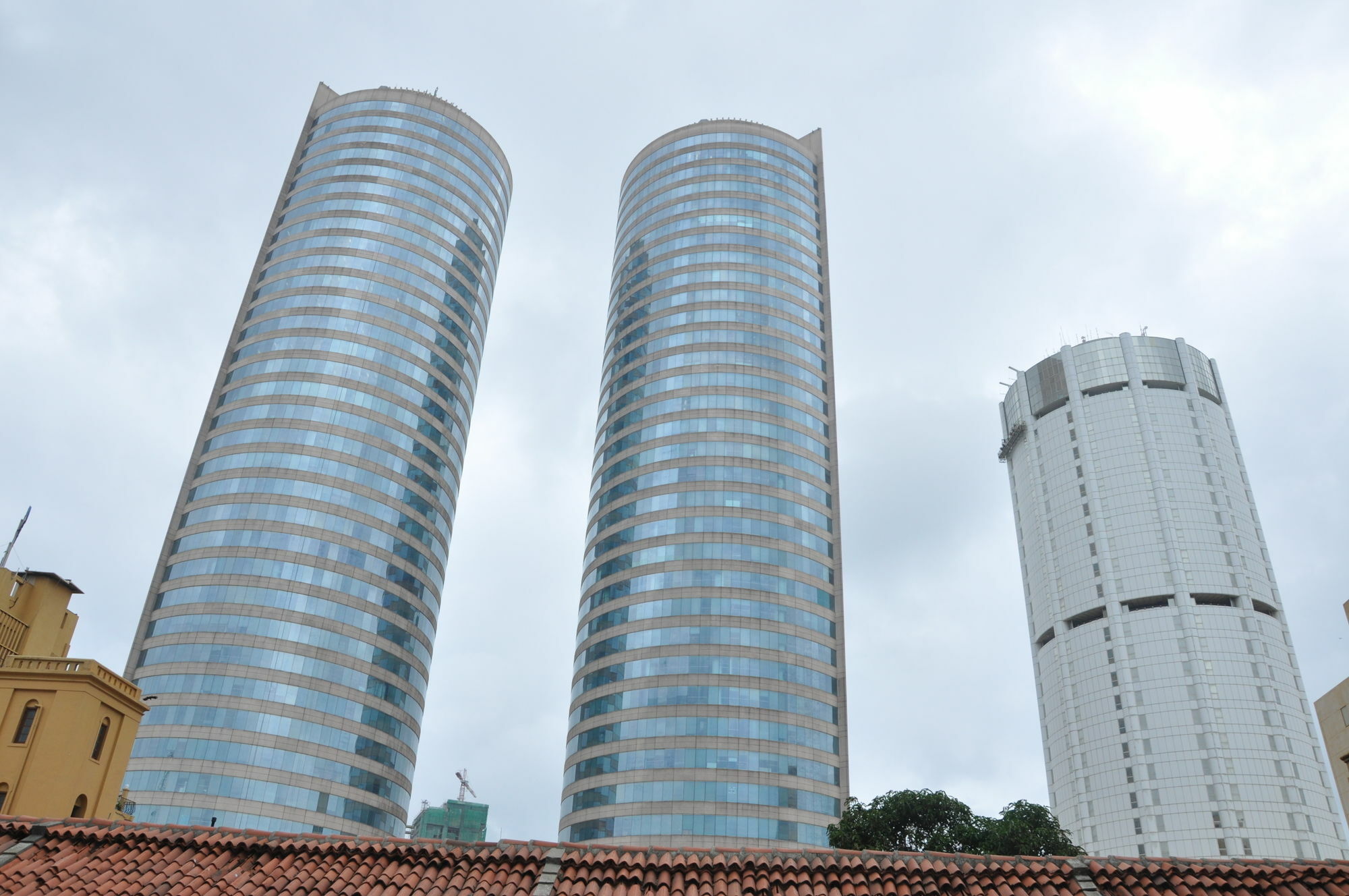 Fairway Colombo - Sri Lanka'S First Hotel With Robot Technology Bagian luar foto