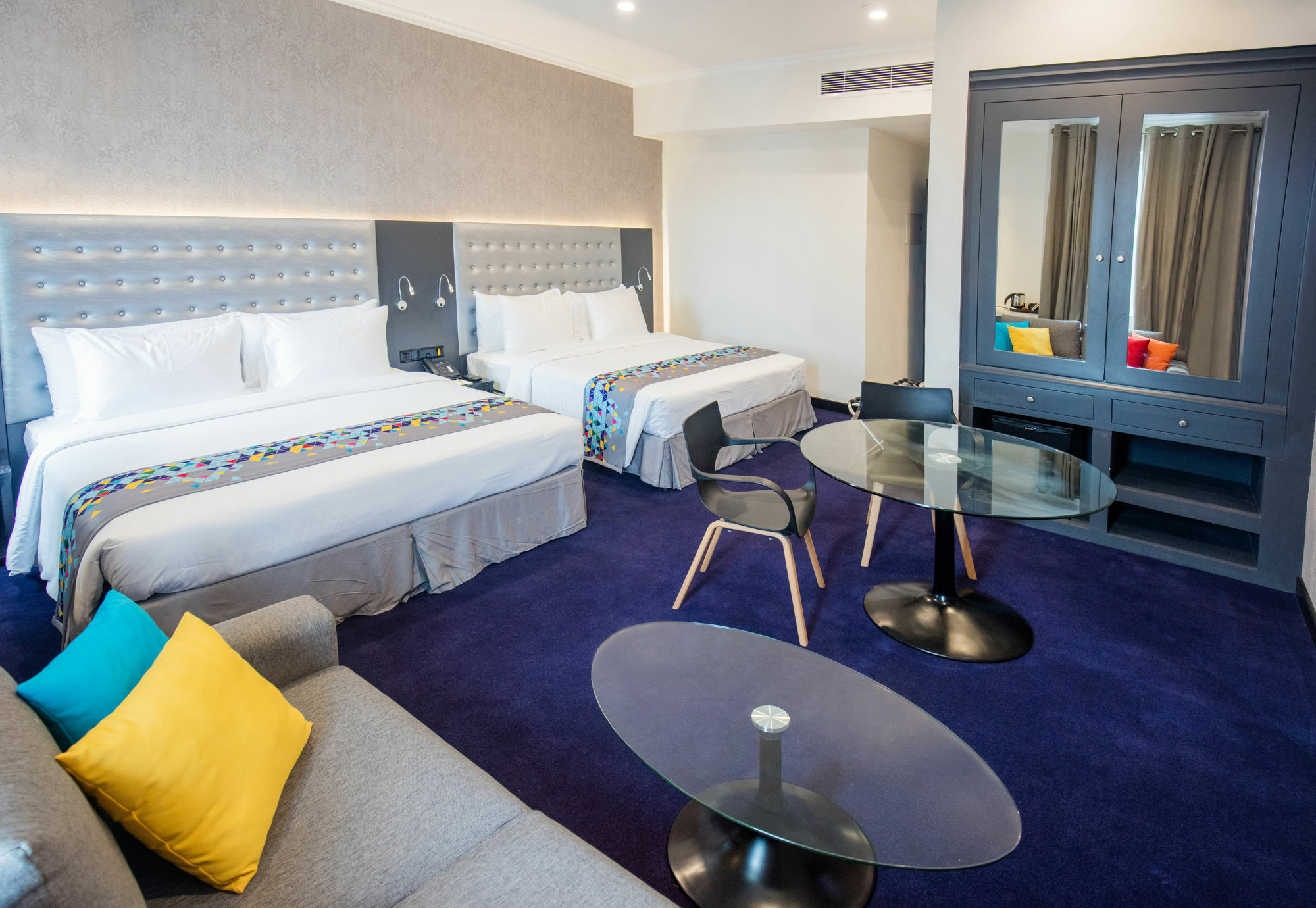 Fairway Colombo - Sri Lanka'S First Hotel With Robot Technology Bagian luar foto