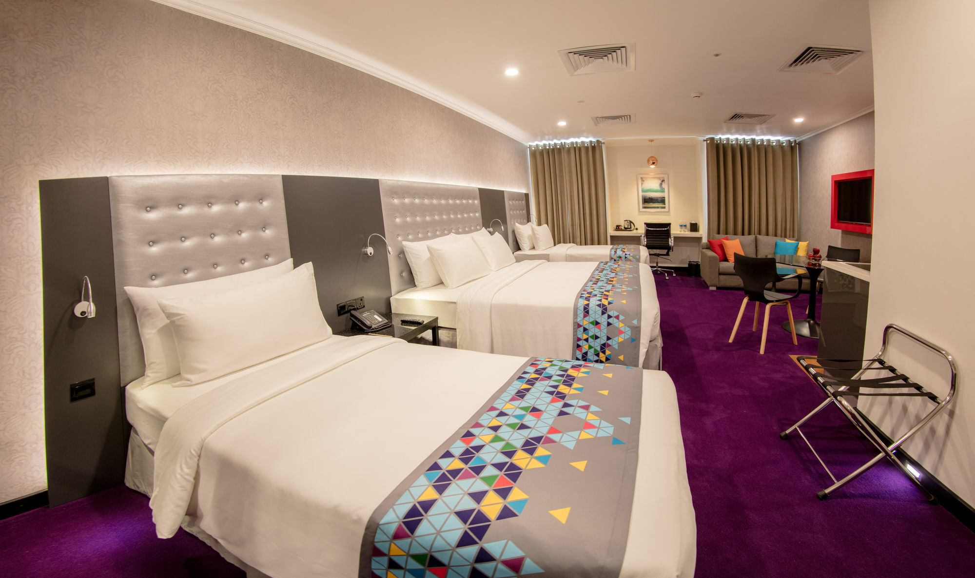 Fairway Colombo - Sri Lanka'S First Hotel With Robot Technology Bagian luar foto